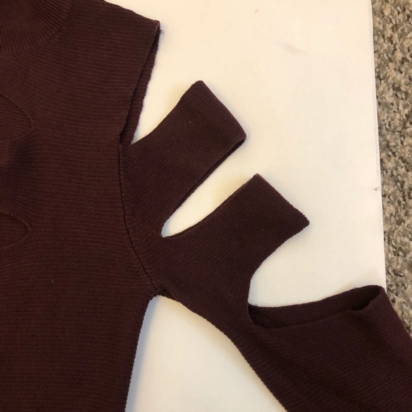 Express Maroon slit top - Picture 3 of 3